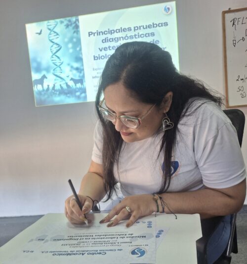 foto-directora curso-métodos-laboratorio
